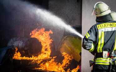 Brand einer Automatendreherei, Industriestr., Schorndorf-Miedelsbach, 14.03.2022.