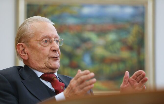 Hans Peter Stihl wird 90 Jahre alt und findet deutliche Worte zum ...