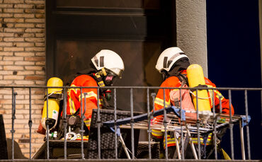 Brand auf Balkon, Blumen- & Uhlandstr., Schwaikheim, 18.04.2022.