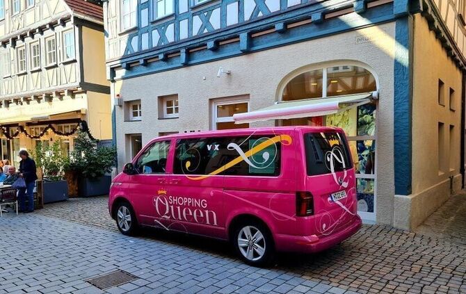 Bus Shopping Queen