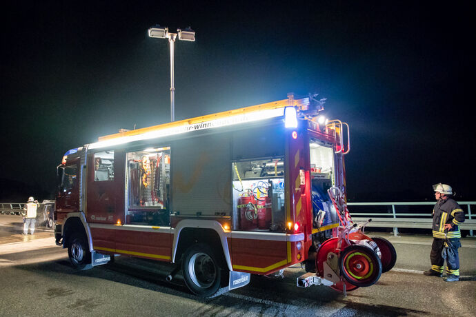 Autobrand, B14 Zipfelbachviadukt, Winnenden, 02.05.2022.