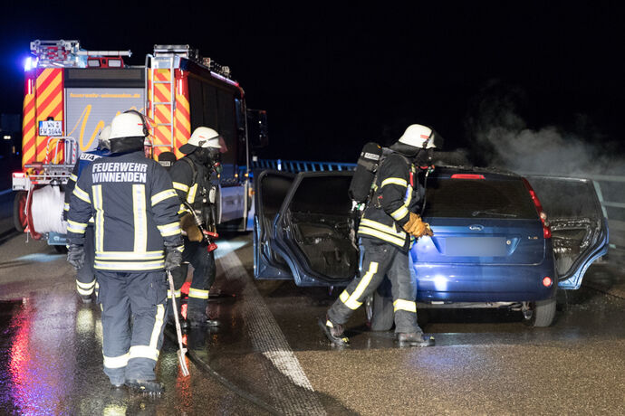 Autobrand, B14 Zipfelbachviadukt, Winnenden, 02.05.2022.