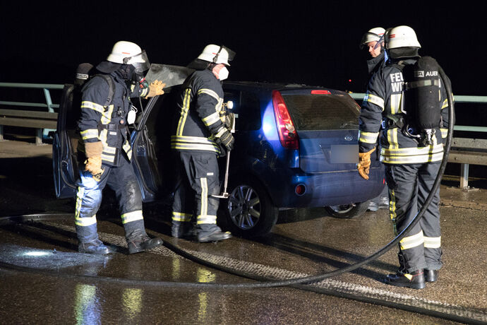 Autobrand, B14 Zipfelbachviadukt, Winnenden, 02.05.2022.