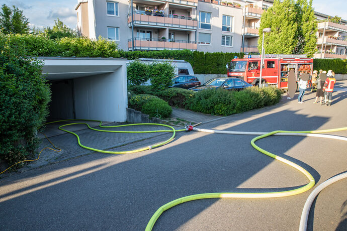 Tiefgaragenbrand, Dombovarstr., Kernen-Rommelshausen, 16.05.2022.