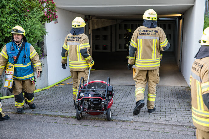 Tiefgaragenbrand, Dombovarstr., Kernen-Rommelshausen, 16.05.2022.