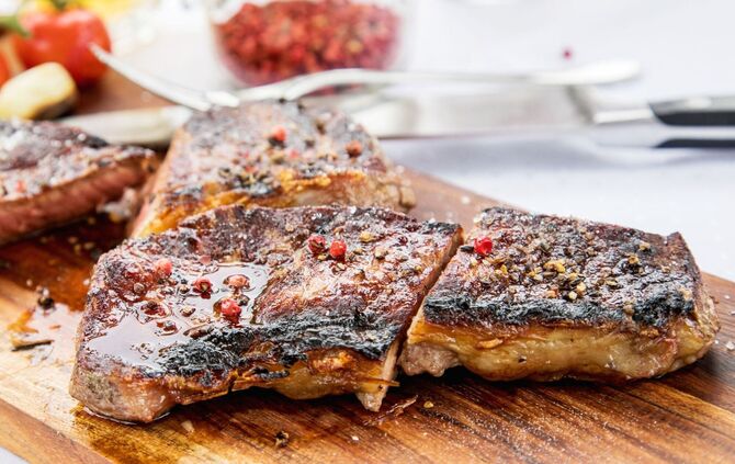 Ein gutes Stück Grillfleisch. Lecker.