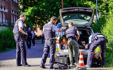 Esslingen: Messerstecherei an Schule - mehrere verletzte - Taeter fluechtig