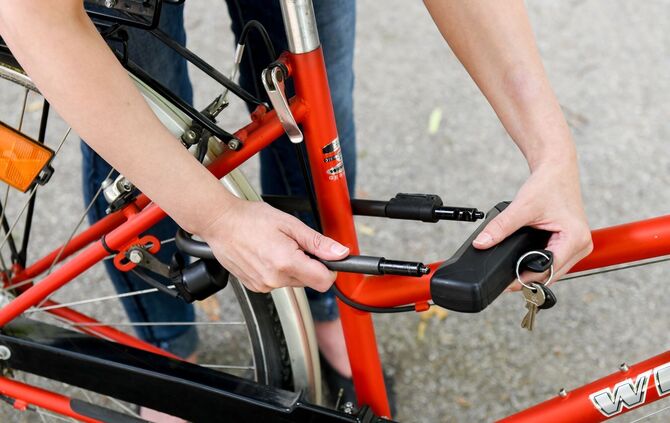 Schutz vor Diebstahl: Ein gutes Fahrradschloss bietet Sicherheit