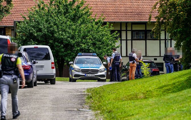 Wernau: Leichenfund in Wohnhaus - Verbindung zum Unfall heute Morgen in Koengen