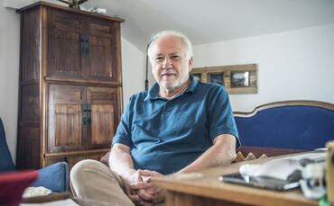 Thomas Elbert: „Wenn man denkt, man weiß, wozu der Mensch in der Lage ist, kommt  einer mit neuen Geschichten.“