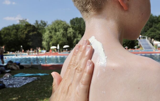 Sonnenschutz Sonnenstich Symbol Symbolfoto Symbolbild