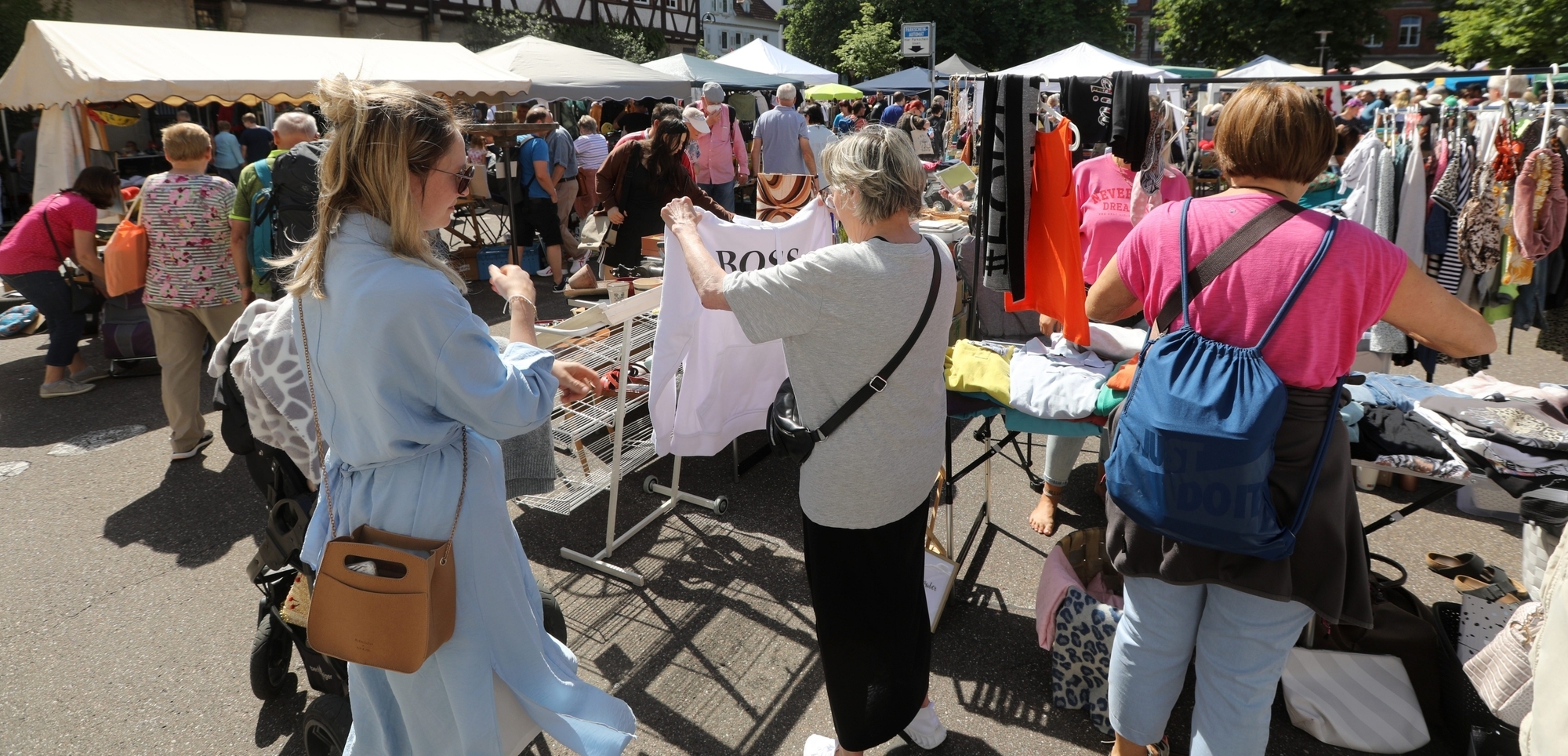 Kleine Schätze, große Wiedersehensfreude auf dem Schorndorfer Flohmarkt - Nachrichten aus ...