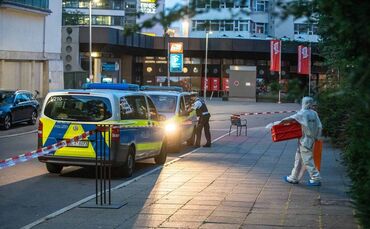 Zwei Tote Personen in City-Gebäude gefunden: Spurensicherung ermittelt am Tatort