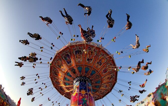 Volksfest Fahrgeschäft