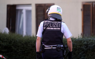 Polizei polizist einsatz symbl symbolbild symbolfoto Querdenker