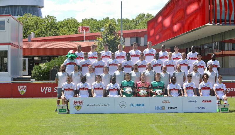 Mannschaftsfoto VfB Stuttgart / Saison 2022/23