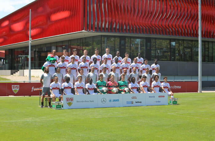 Mannschaftsfoto VfB Stuttgart / Saison 2022/23