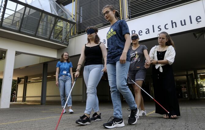 50 Jahre Salier-Realschule: Digitalisiert und mit starken Schülerzahlen ...