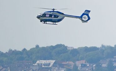 Polizeihubschrauber Symbolfoto Symbolbild Symbol Polizei Blaulicht