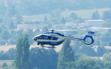Polizeihubschrauber Symbolfoto Symbolbild Symbol Polizei Blaulicht