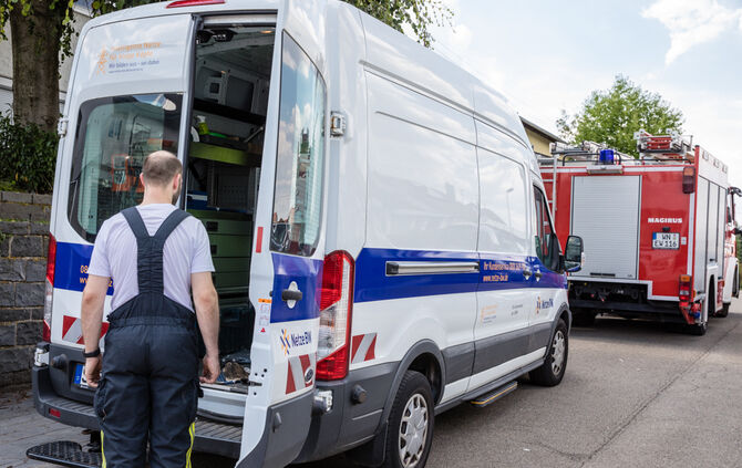 Gasleitung auf Grundstück angebaggert, Panoramastr., Leutenbach-Weiler zum Stein, 30.07.2022.