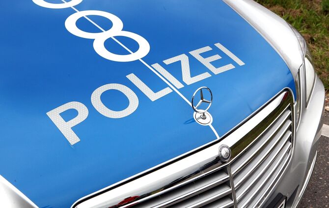 Feature Polizei Unfall Polizeiauto