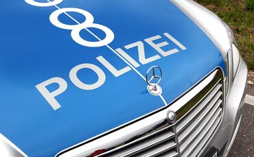 Feature Polizei Unfall Polizeiauto