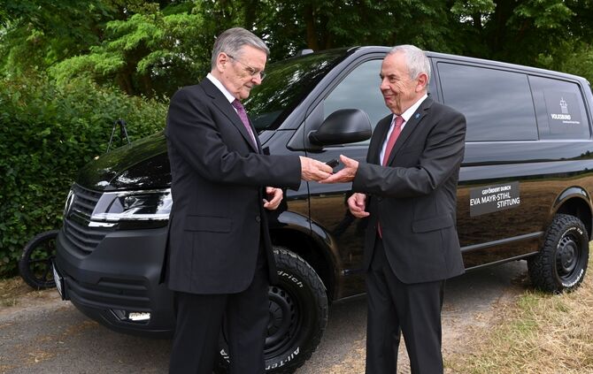 Verfüllung/Abbau Tading Pari auf dem Friedrichsplatz