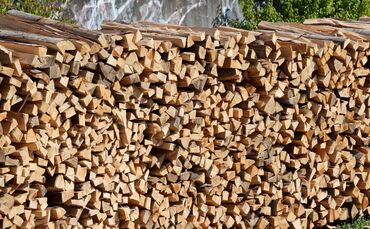 Holz Holzstapel Heizen Brennholz Symbol Symbolfoto Symbolbild