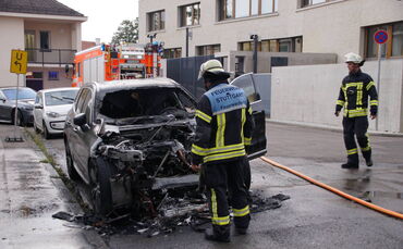 PKW in Brand geraten