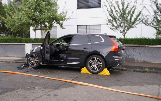 PKW in Brand geraten