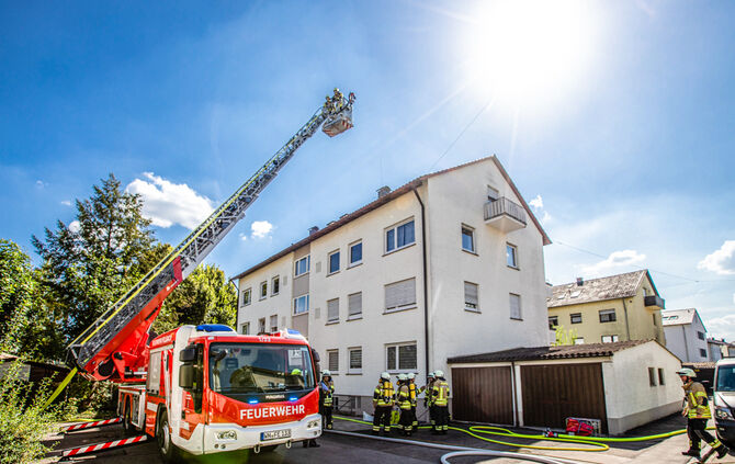 Brand im Dachgeschoss, Christofstr., Fellbach, 21.08.2022.