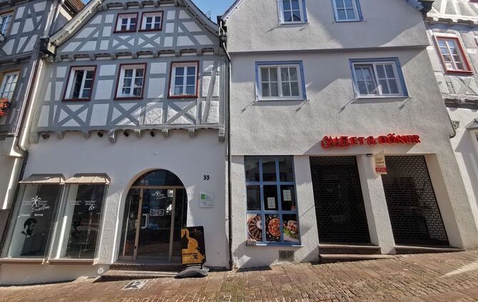 Lange Straße: Hair&Beauty und Saafi Et & Döner