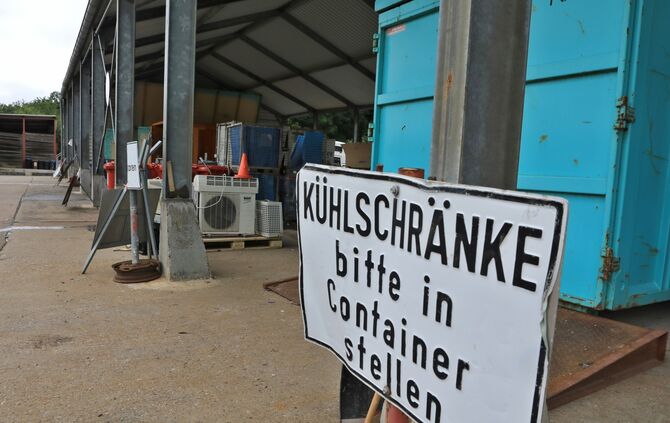 Mülldeponie Deponie Recyclinghof Entsorgungsstation AWRM Symbolfoto Symbol