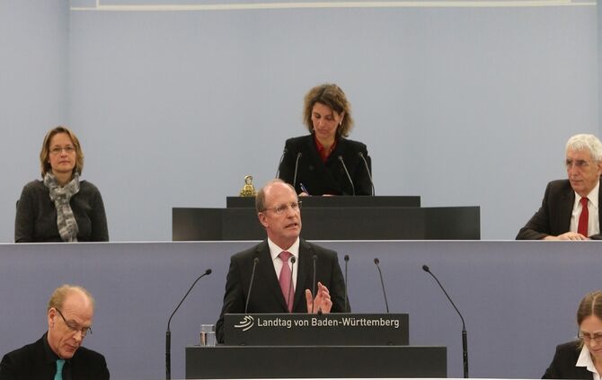 Wilfried Klenk CDU wird zum Landtagspräsident gewählt.