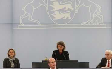 Wilfried Klenk CDU wird zum Landtagspräsident gewählt.
