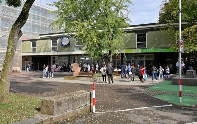 Staufer-Gymnasium