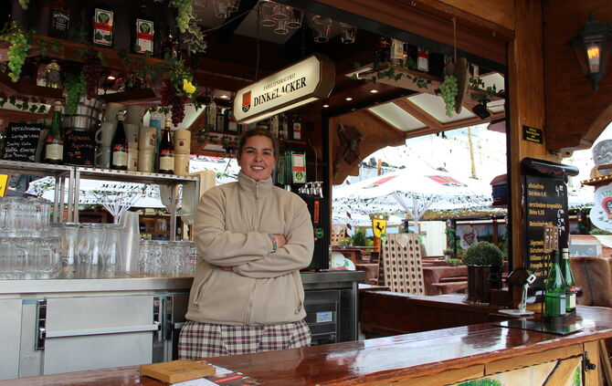Tatiana Sessa Biergarten zum alten Bauer Volksfest Cannstatter Wasen