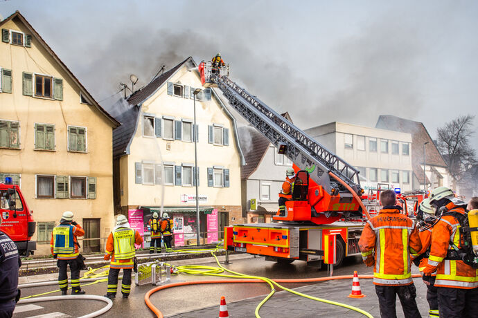 Dachstuhlbrand_Sulzbacher Strasse, Backnang_27.02.2020