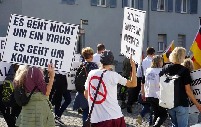 Querdenken Querdenker Demo Stuttgart Todenhöfer Kochanek