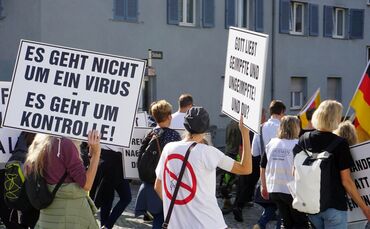 Querdenken Querdenker Demo Stuttgart Todenhöfer Kochanek