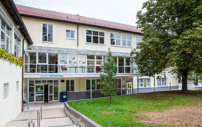 Stadtbücherei Schorndorf von außen, 07.10.2020.
