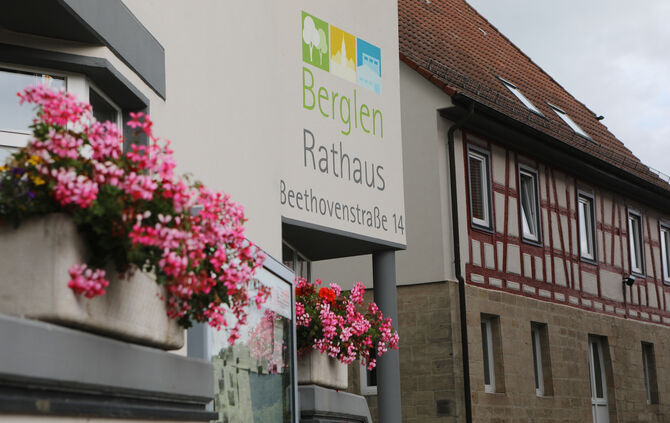 Rathaus Berglen Oppelsbohm Symbol Symbolbild Symbolfoto