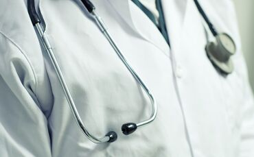 Arzt Arztkittel Stethoskop Krankenhaus Klinik Symbolfoto Symbolbild Symbol