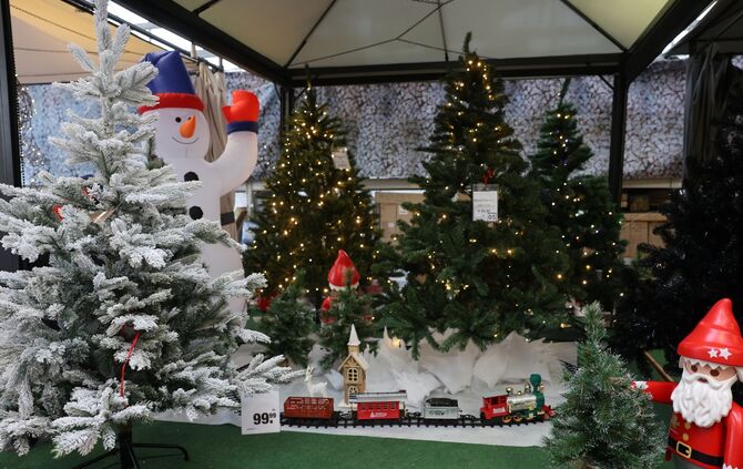 Schorndorf: Feiern unter einem knstlichen Weihnachtsbaum - was spricht  dafr? - Nachrichten aus Schorndorf - Zeitungsverlag Waiblingen