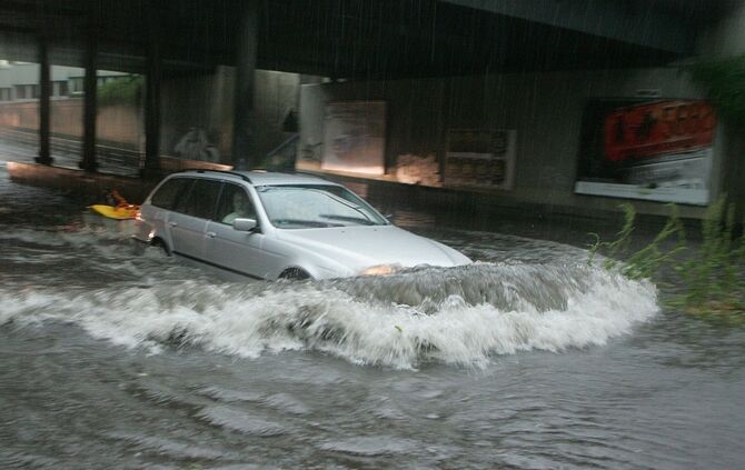 Extremes Unwetter in Waiblingen Land unter Überschwemmung foto: Habermann