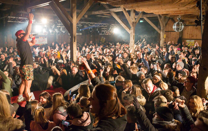 Mallorca-Star Ikke Hüftgold kommt zur Après-Ski-Party nach Schorndorf ...