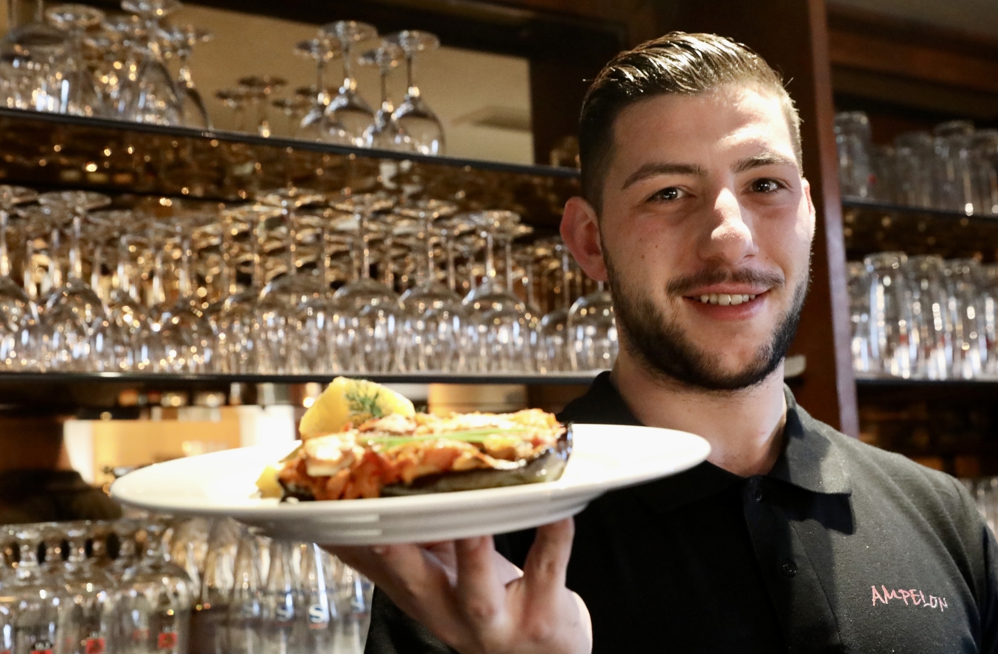 Familie erfüllt sich Traum: Eigenes griechisches Restaurant Ampelon in ...