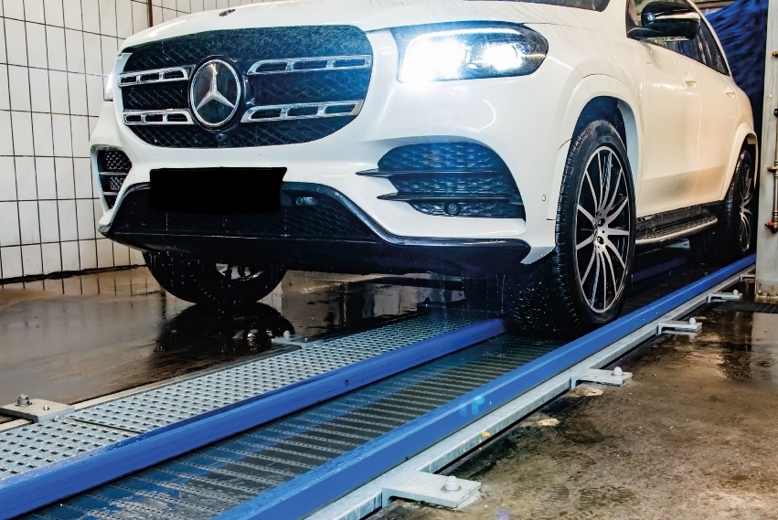 Waschanlage Ohne Bürsten In Der Nähe Pro-Wash Schorndorf: Warum jetzt auch SUVs durch die Waschanlage kommen
