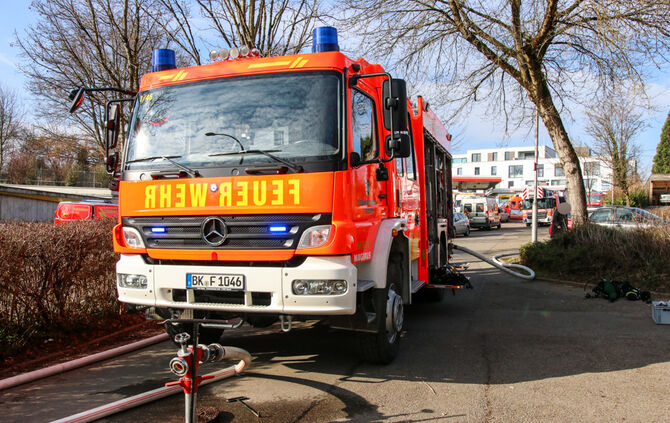 Akkubrand einer Photovoltaikanlage, Rietenauer Weg, Backnang, 11.02.2023.